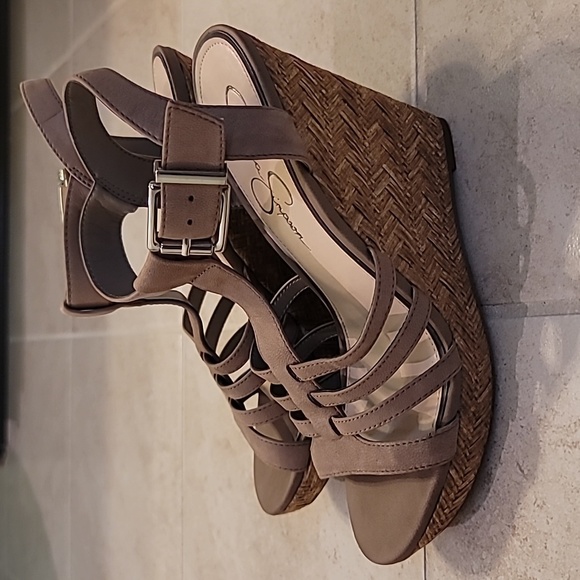 Sandals - Picture 2 of 3